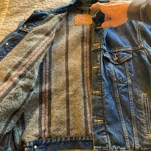 Like new Vintage Levi denim blanket lined Trucker jacket Size 48